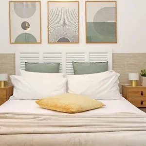 Bed & Breakfast Opera - And, Rome